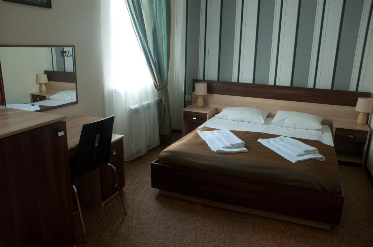 Nyvky Plaza Hotel Kiew Exterior foto