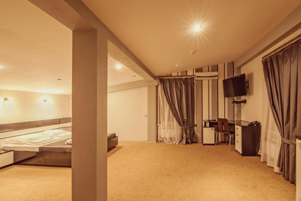 Nyvky Plaza Hotel Kiew Zimmer foto